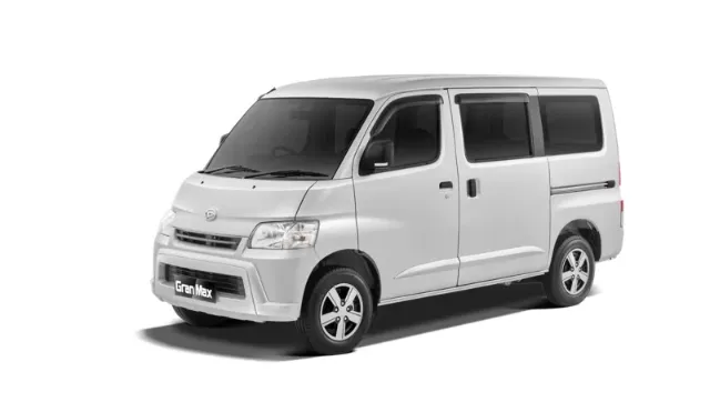 daihatsu granmax minibus